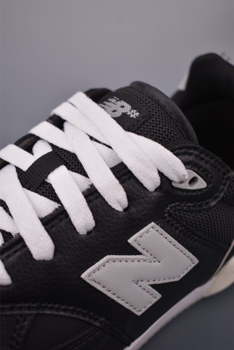 New Balance 600 view