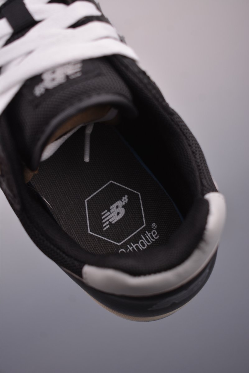 New Balance 600 view
