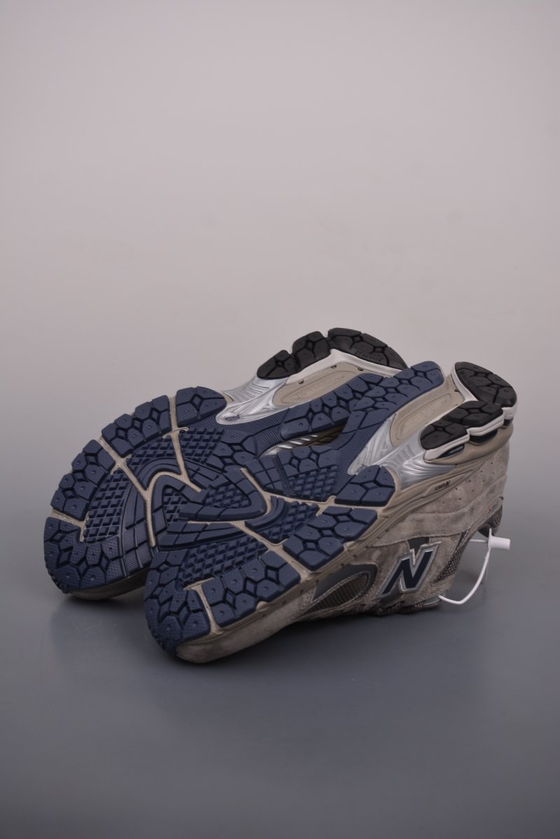 New Balance 2002R view