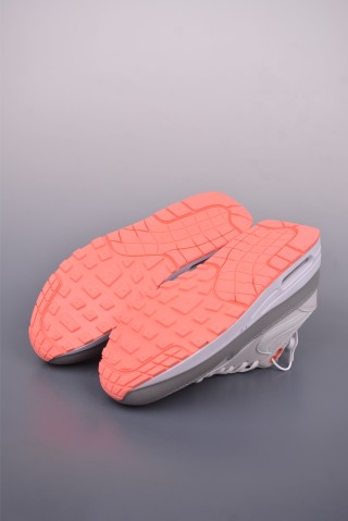 Nike Air Max 1 view 3