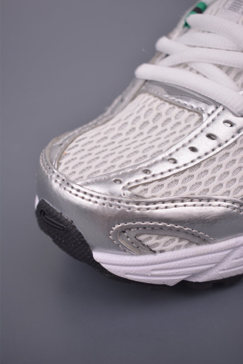 Nike Air Max Moto 2K view
