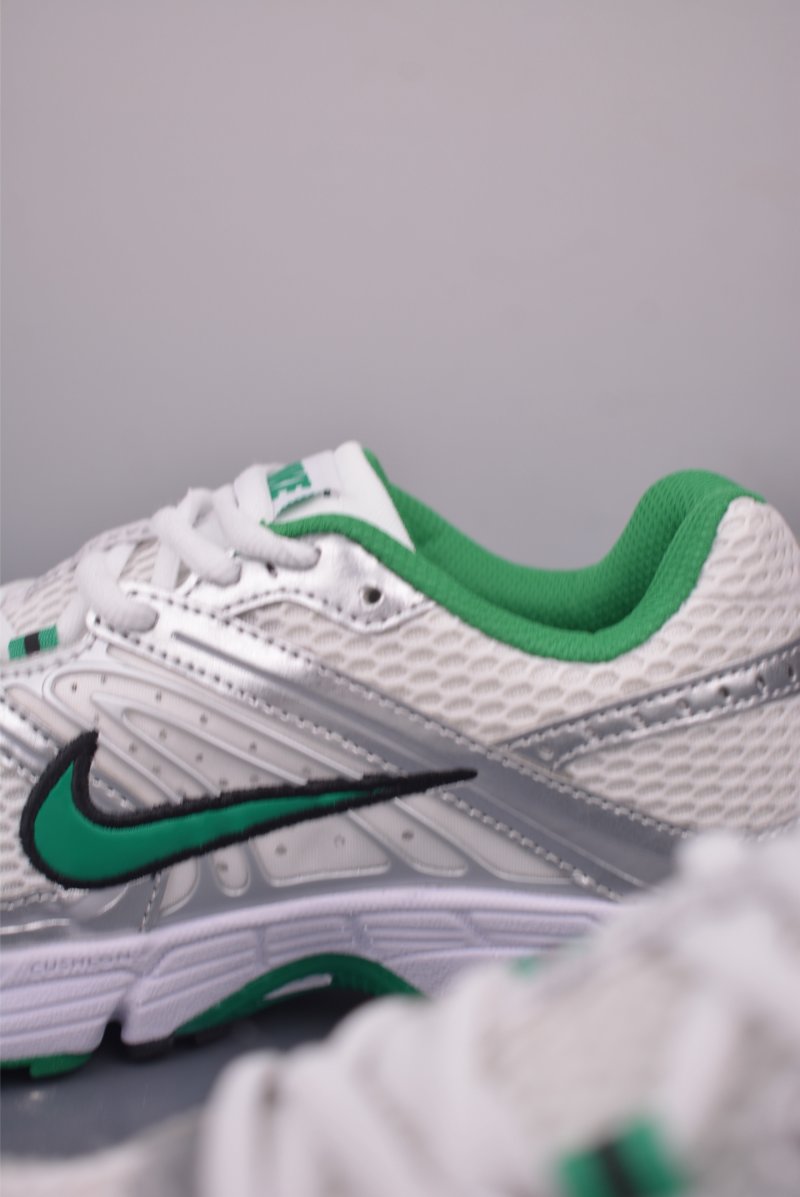 Nike Air Max Moto 2K view
