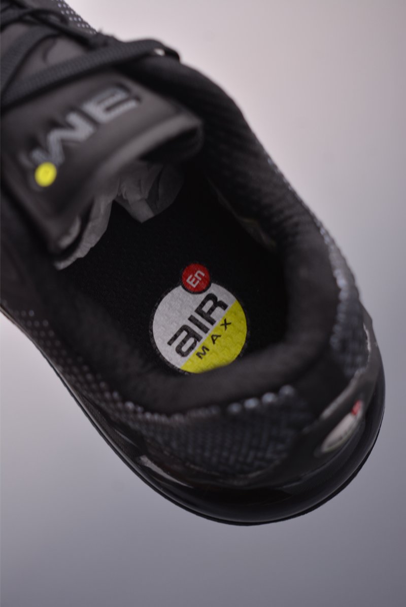 Nike Air Max Phcenk view