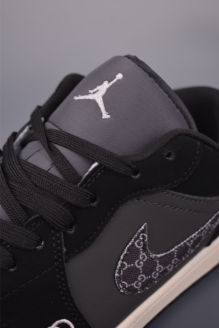 Nike Air Jordan 1 'Gucci' view 7