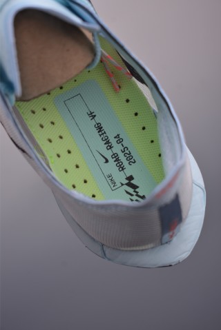 Nike ZoomX Vaporfly Next%4 view 9