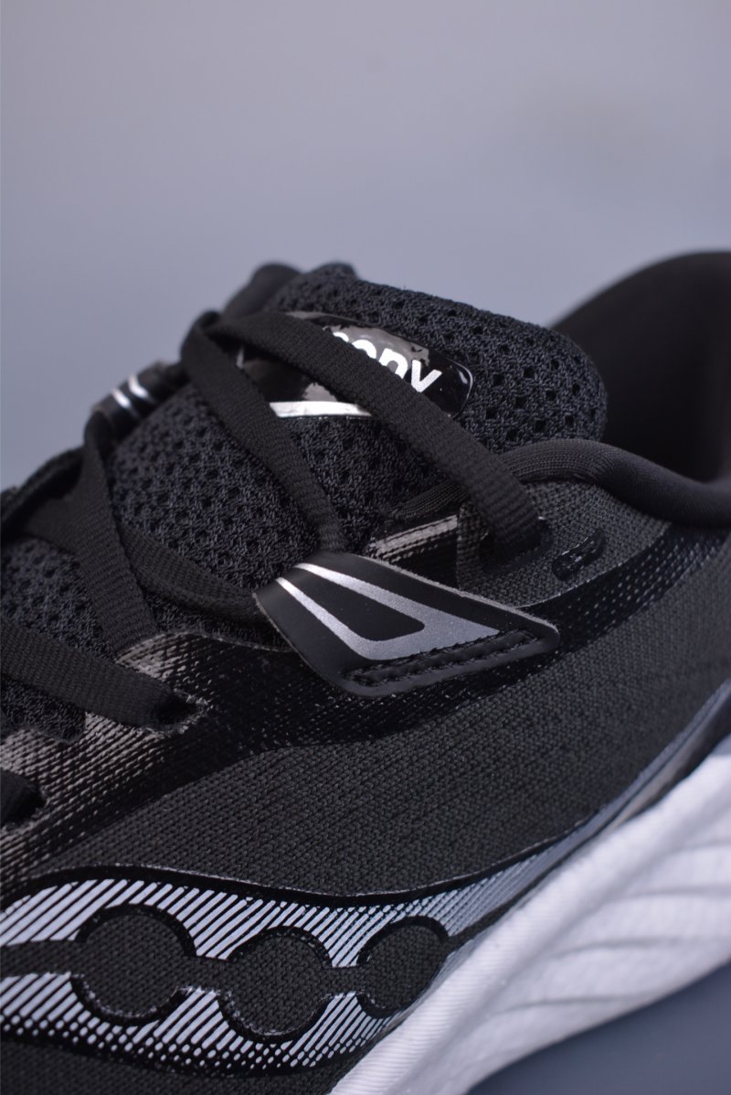 Saucony Triumph 22 view