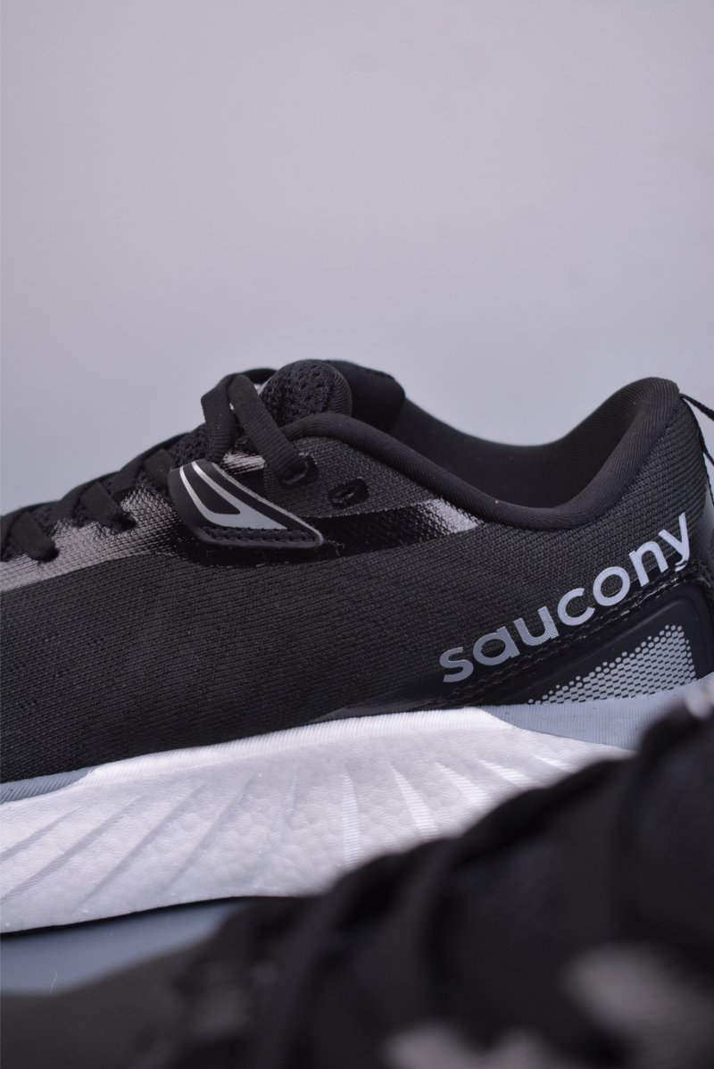 Saucony Triumph 22 view