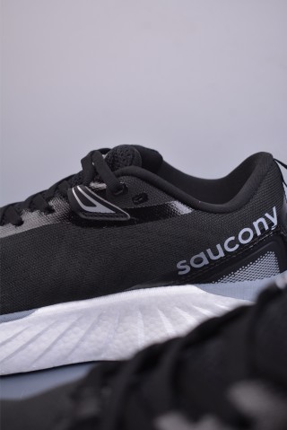 Saucony Triumph 22 view 8