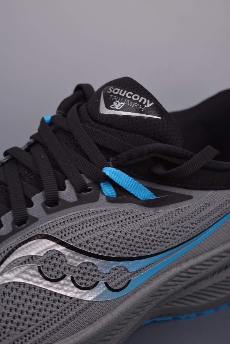 Saucony Triumph 21 view