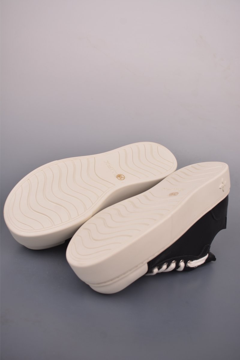 SMFK Garden Vintage Skate Low 'Red' view