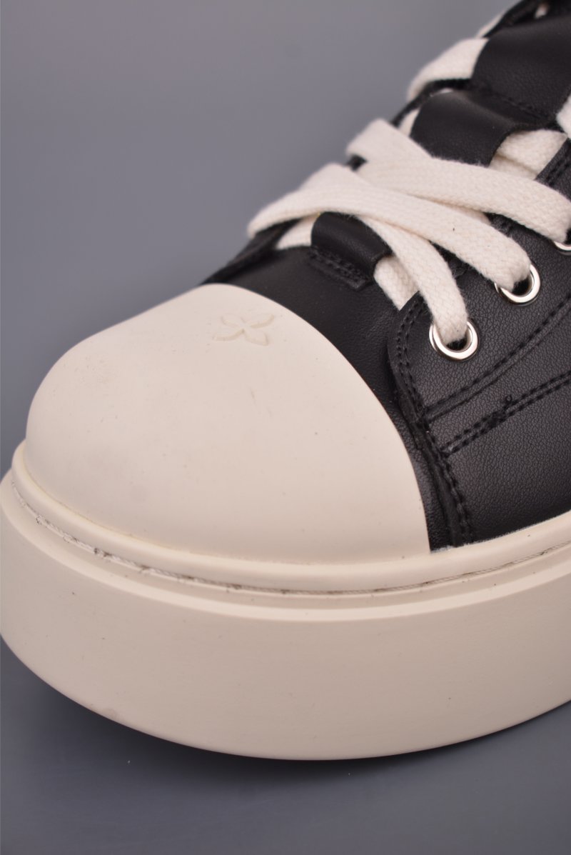 SMFK Garden Vintage Skate Low 'Red' view