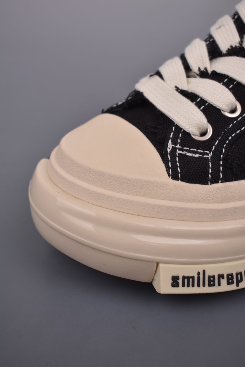 Smile Republic Inception 70s Low 'Silver' view