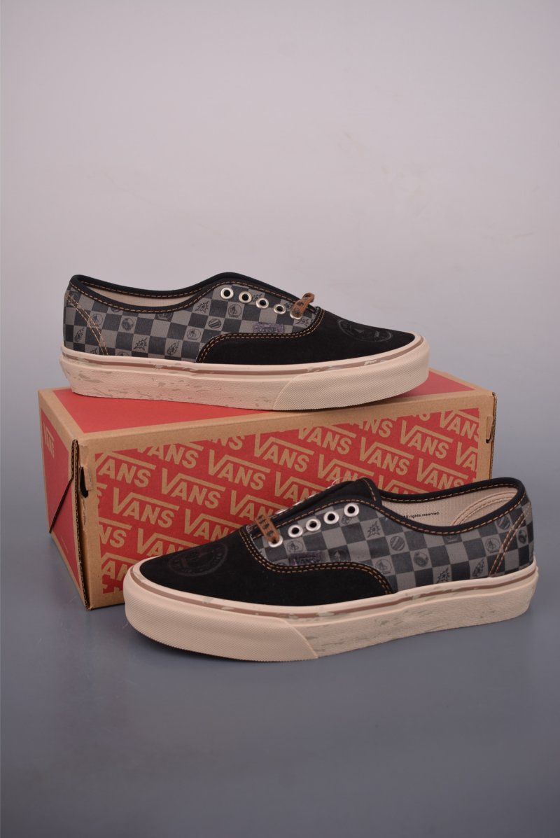 Vans Authentic 'Space Molly x Pop Mart' view