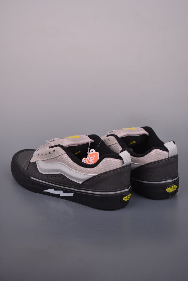 Vans Knu Skool 'Black / Grey' view
