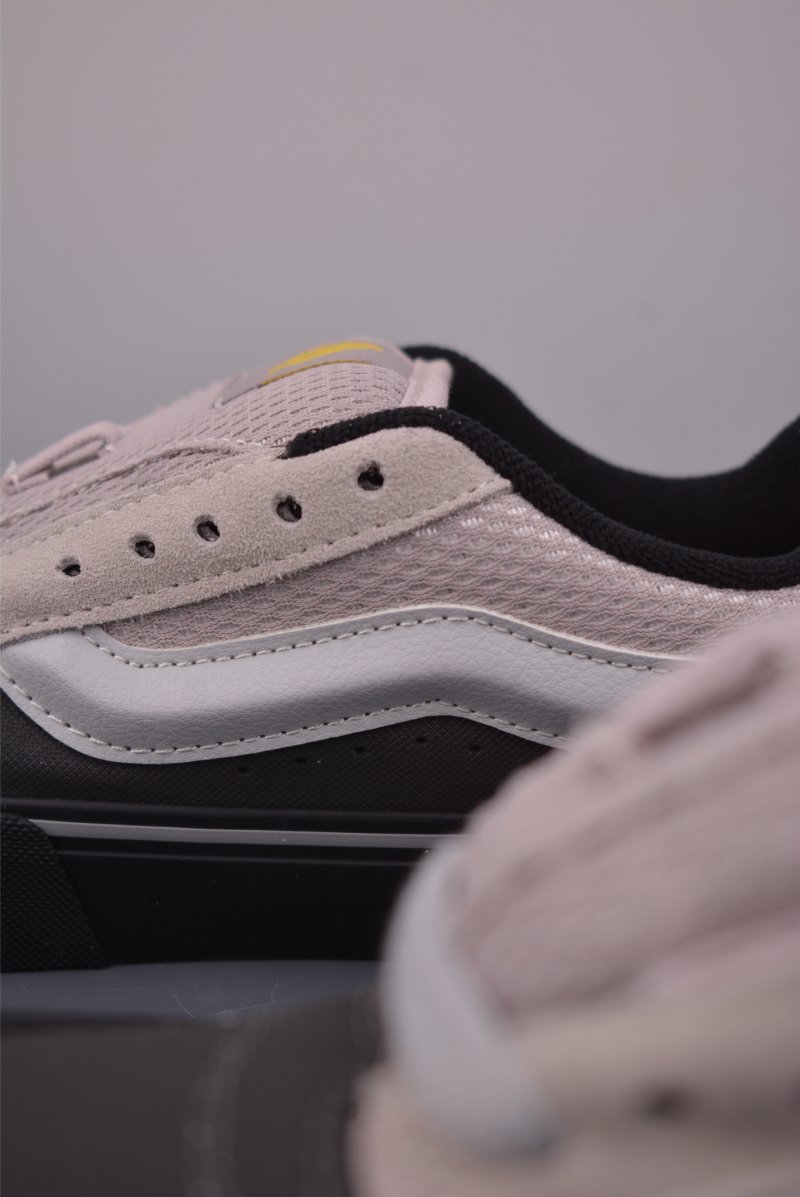 Vans Knu Skool 'Black / Grey' view