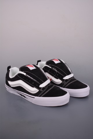 Vans Knu Skool 'Black / White' view 1