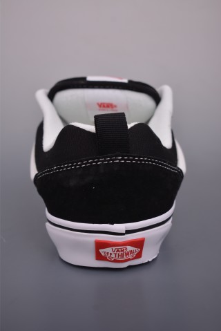 Vans Knu Skool 'Black / White' view 4