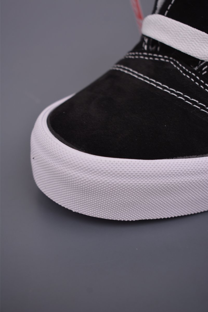 Vans Knu Skool 'Black / White' view