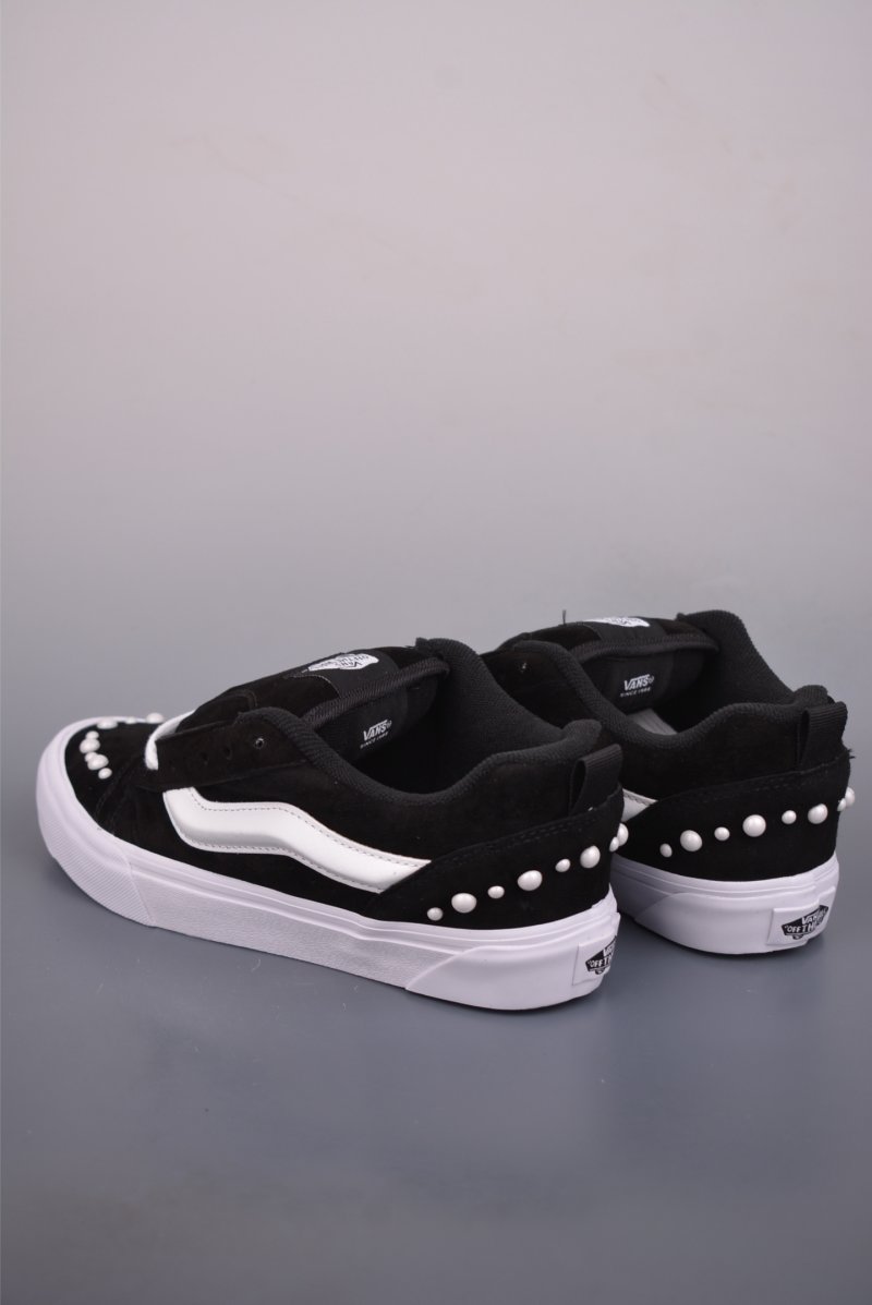 Vans Knu Skool 'Black' view