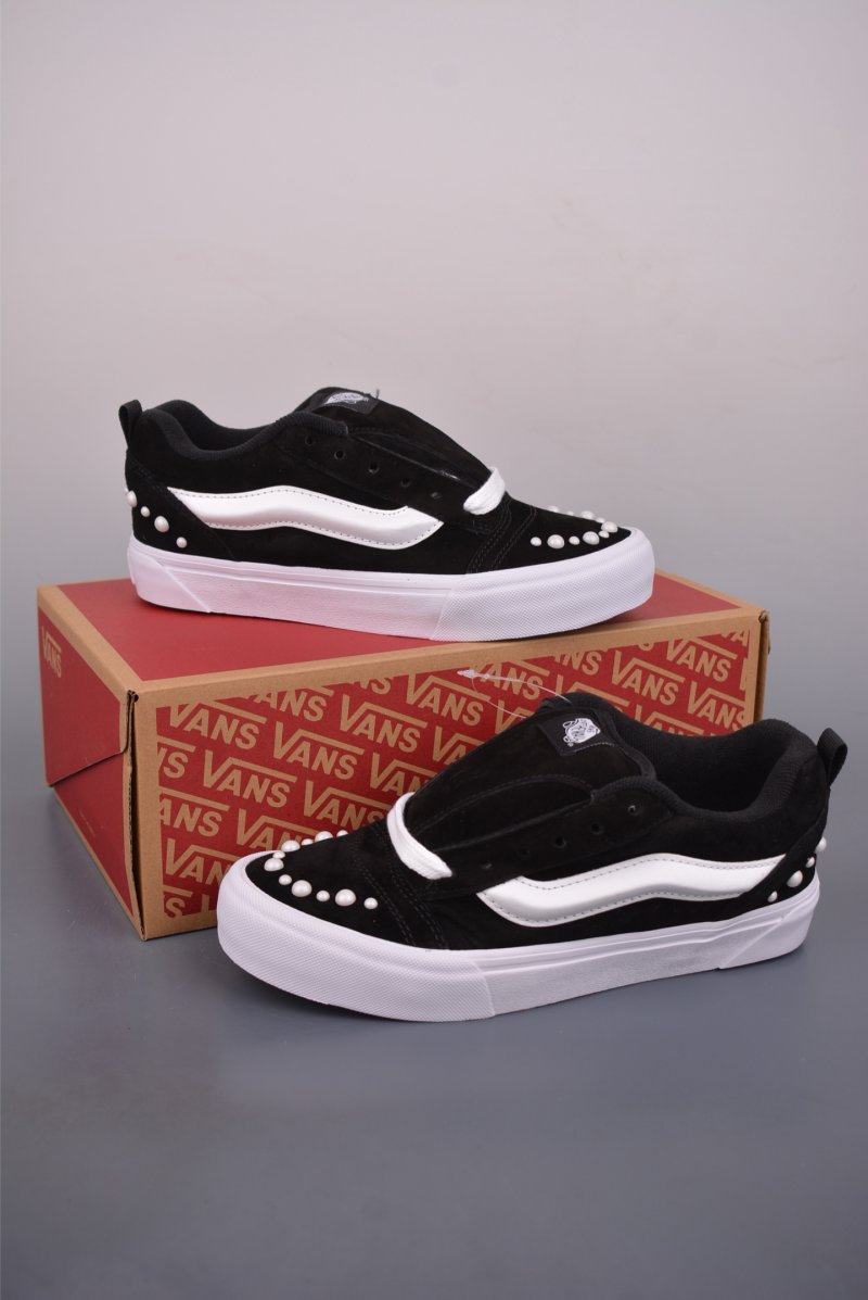 Vans Knu Skool 'Black' view