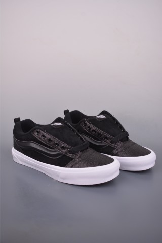 Vans Knu Skool 'Black' view 1