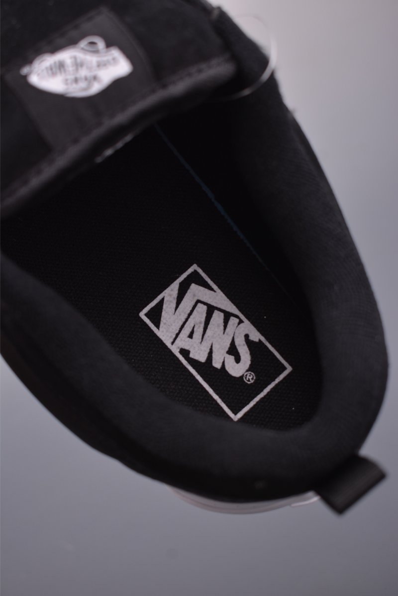 Vans Knu Skool 'Black' view
