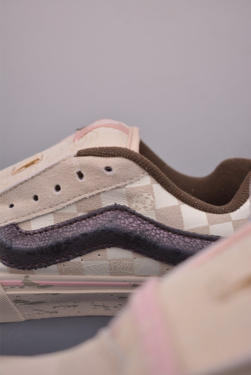 Vans Knu Skool 'Space Molly x Pop Mart' view