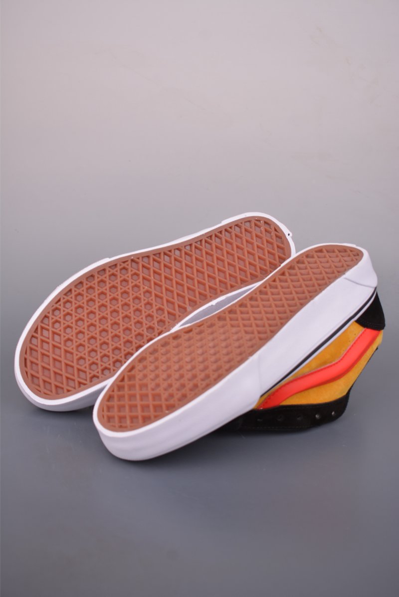 Vans Knu Skool 'Black / Yellow' view
