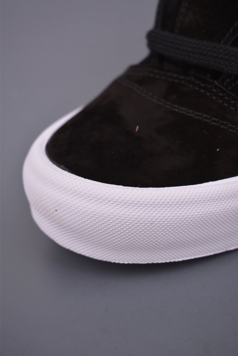 Vans Knu Skool 'Black / Yellow' view