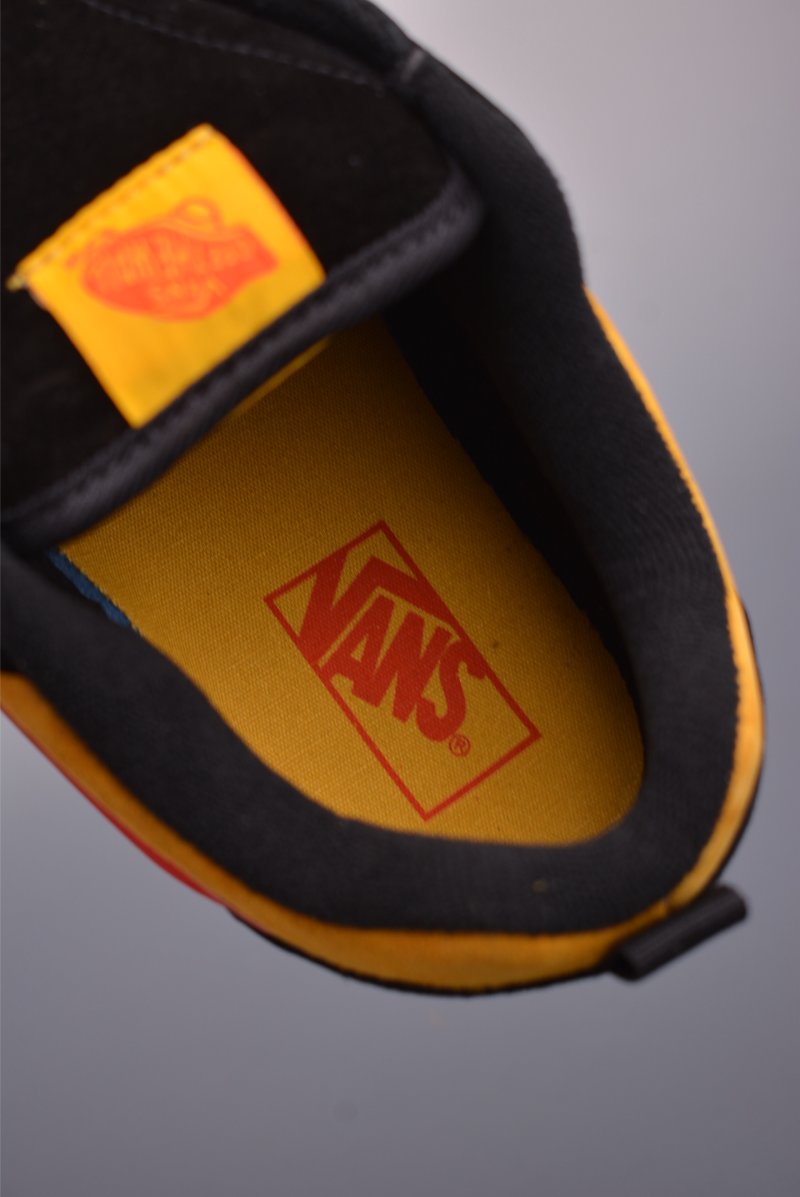 Vans Knu Skool 'Black / Yellow' view