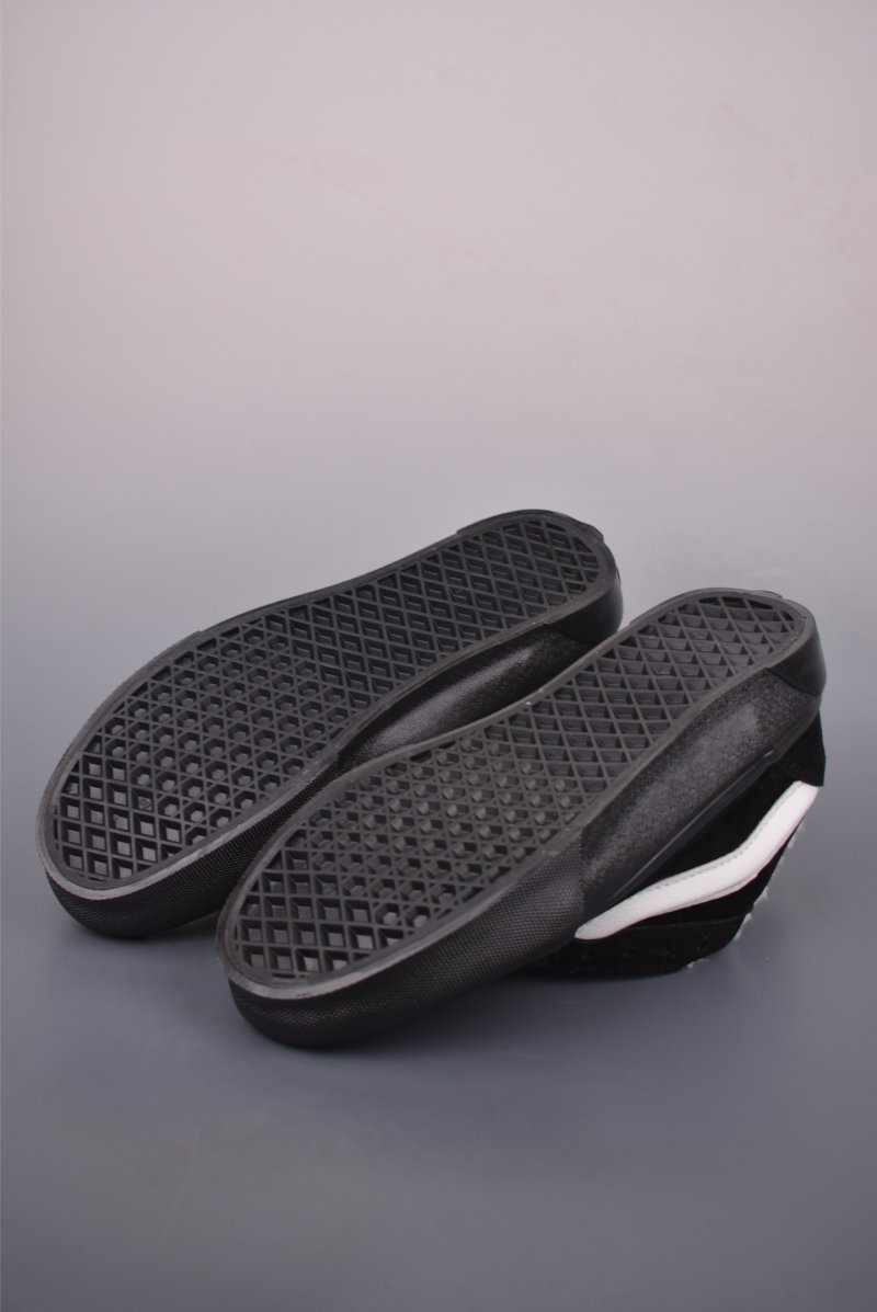 Vans Knu Skool 'Black' view