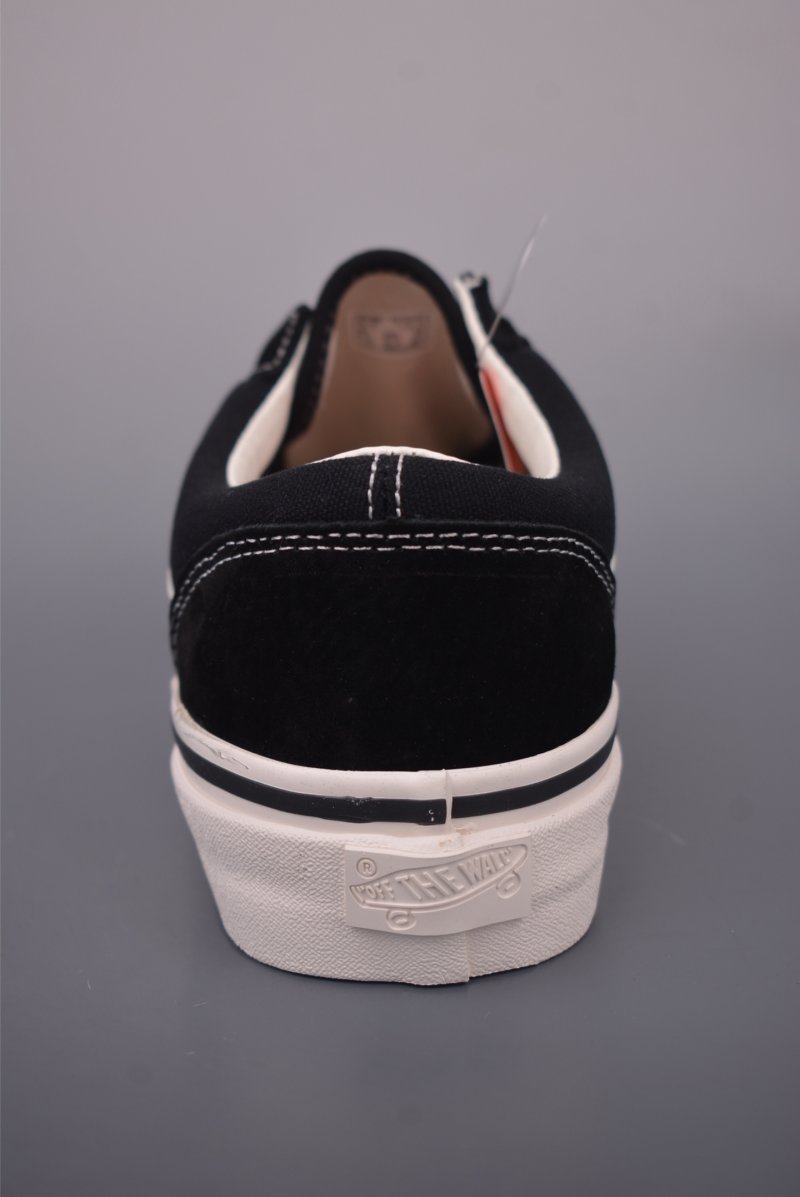 Vans Premium Old Skool 'Black / White' view