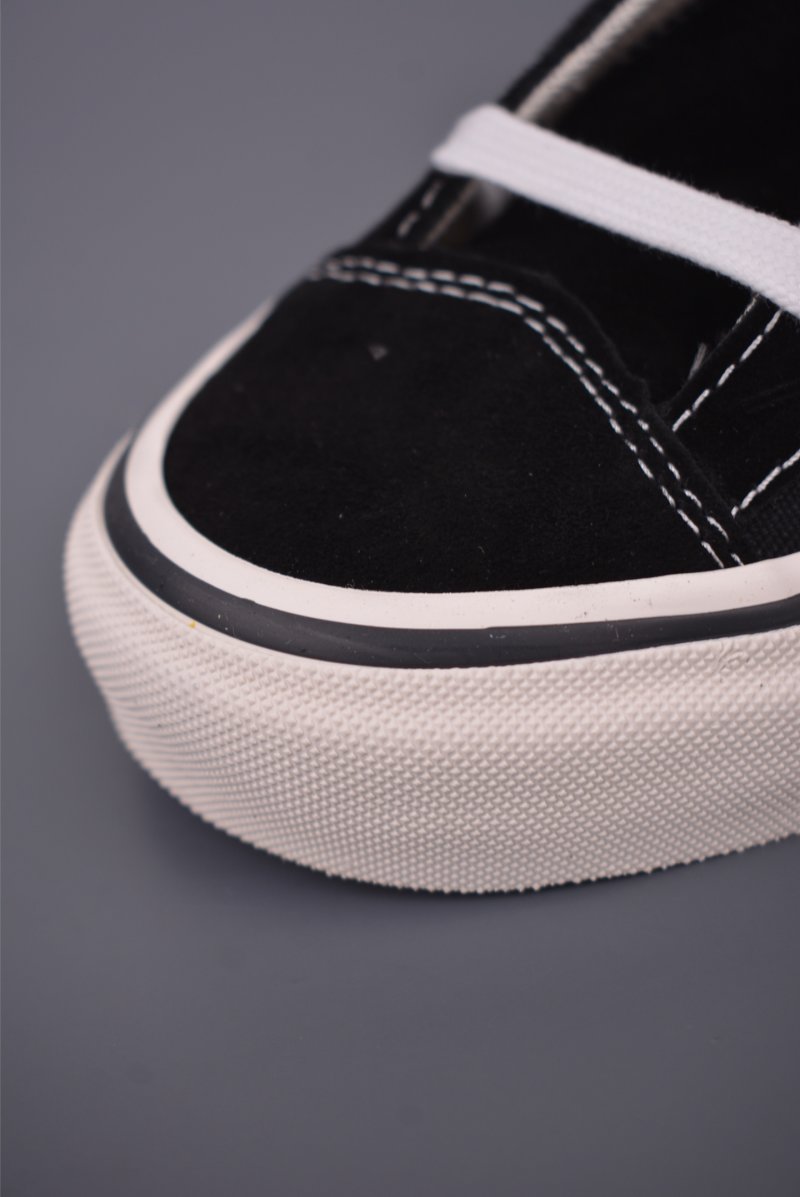Vans Premium Old Skool 'Black / White' view