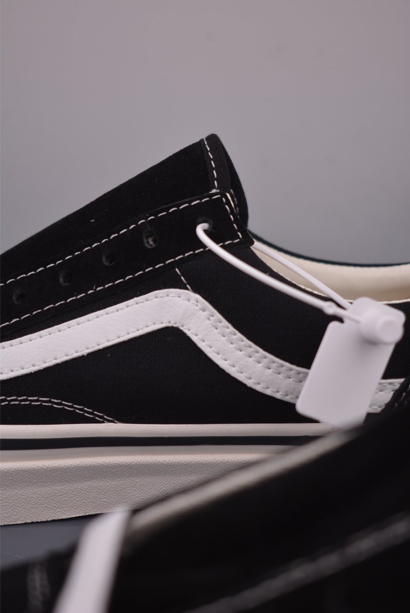 Vans Premium Old Skool 'Black / White' view