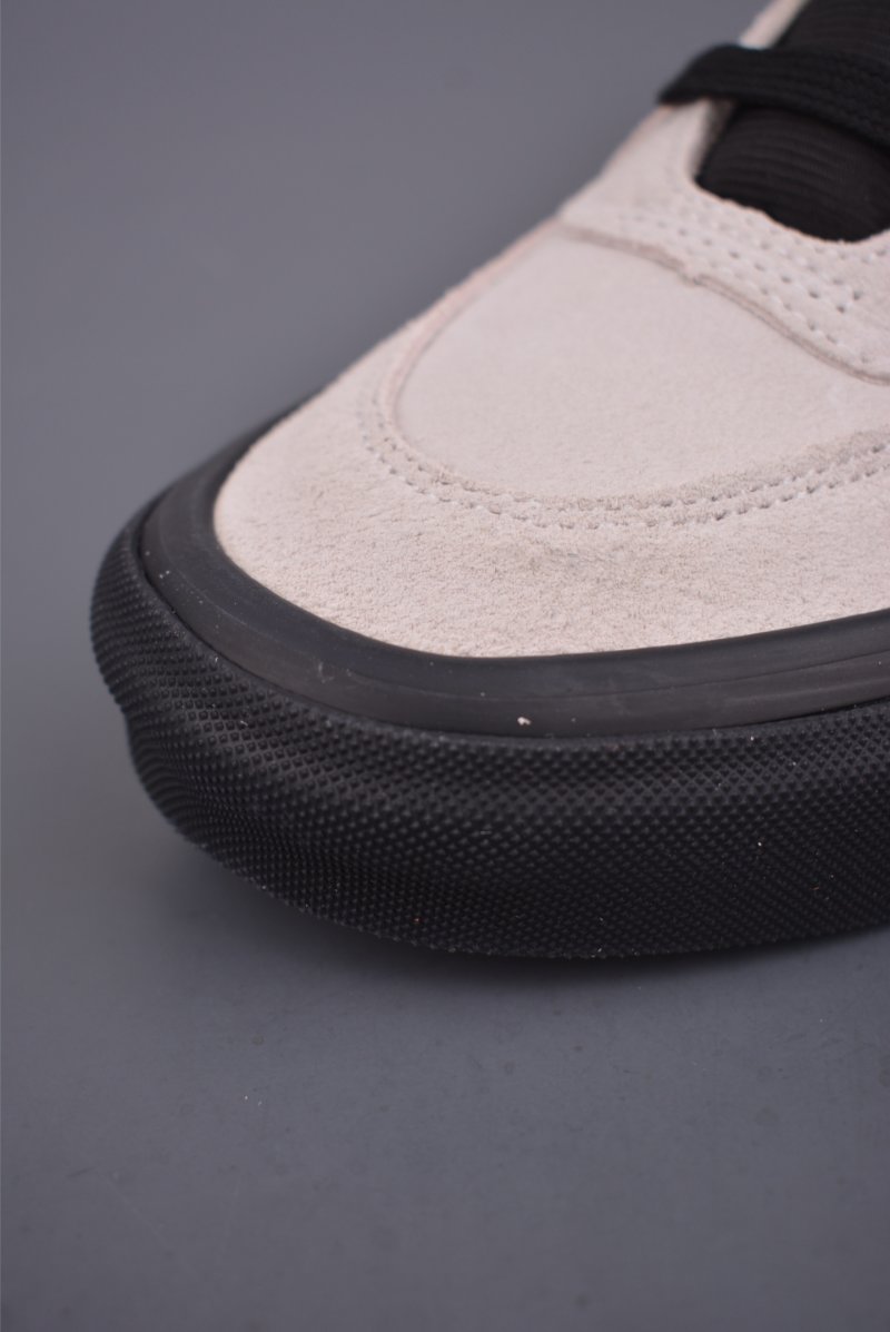 Vans Premium Half Cab 'Black / White' view
