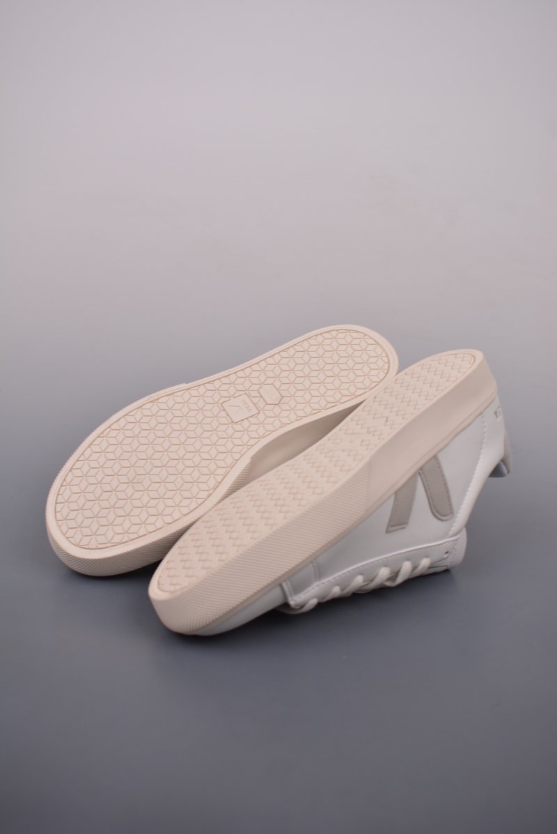 Veja Campo Chrome Free Low 'White / Red / Silver' view