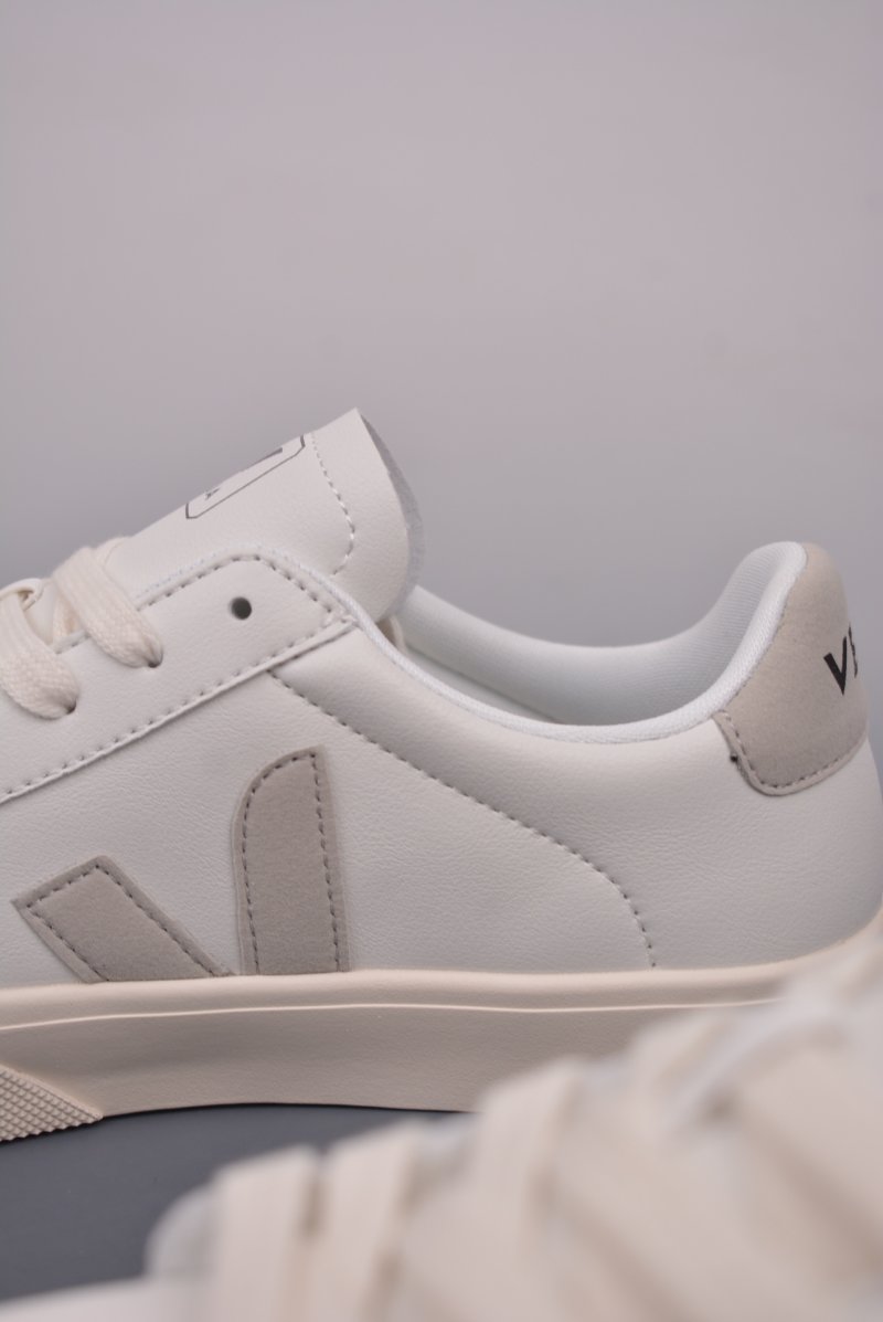 Veja Campo Chrome Free Low 'White / Red / Silver' view