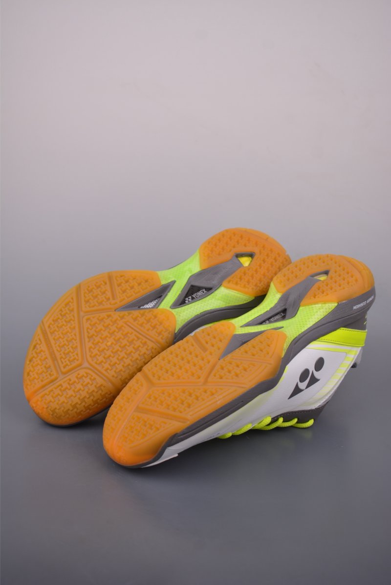 Yonex Power Cushion Shb65z view