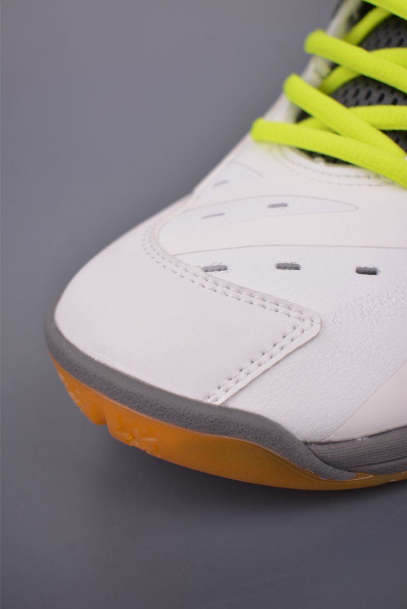 Yonex Power Cushion Shb65z view