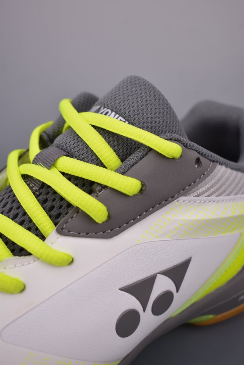 Yonex Power Cushion Shb65z view