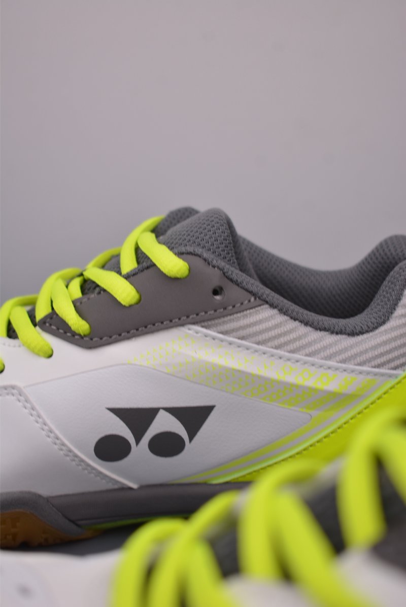 Yonex Power Cushion Shb65z view