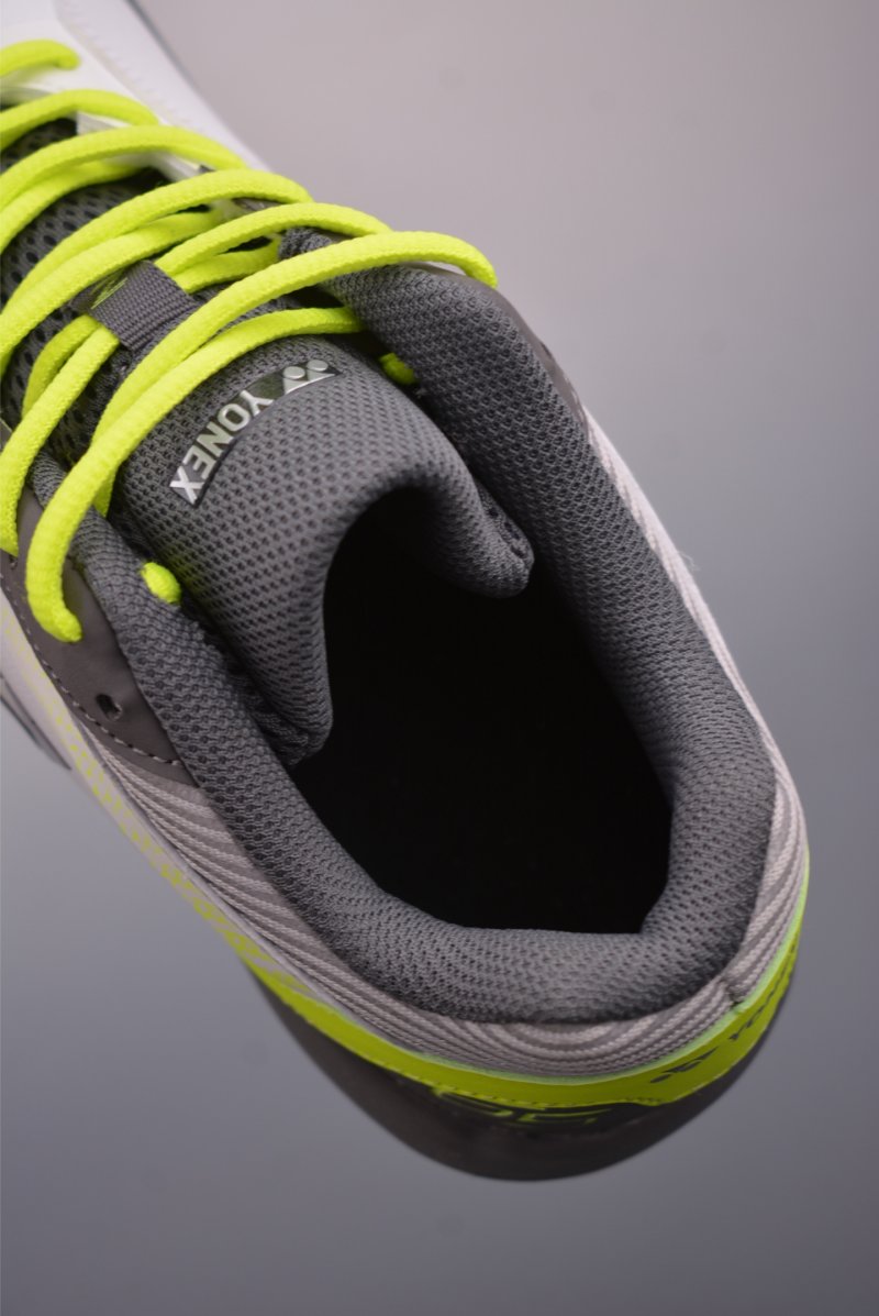 Yonex Power Cushion Shb65z view