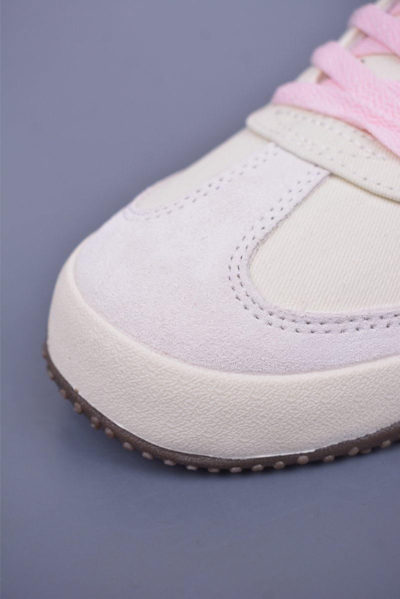 Puma Bellta UT Leather view
