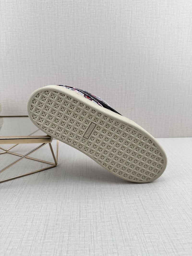 Puma Sneakers view