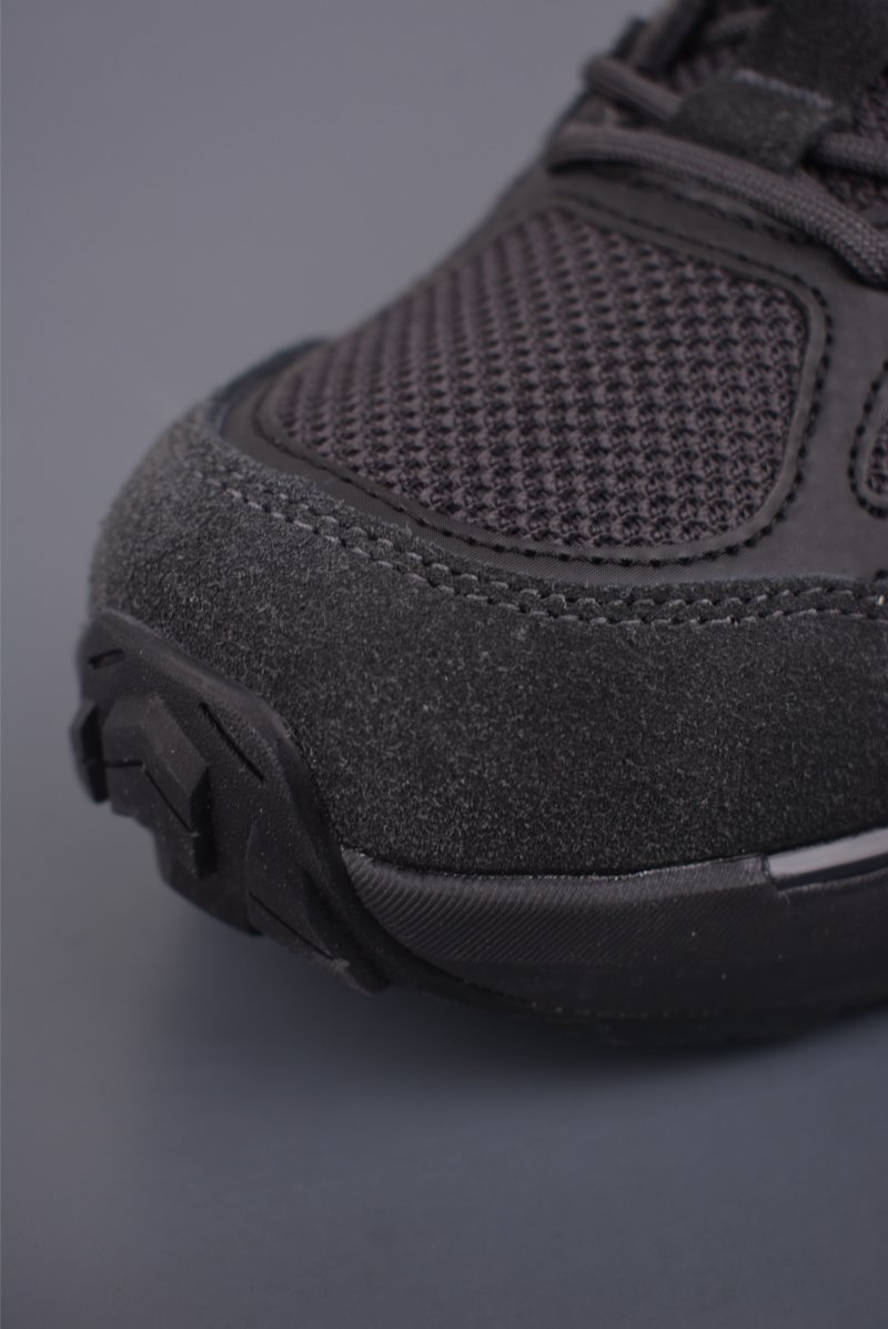 Salomon Odyssey ELMT Low view