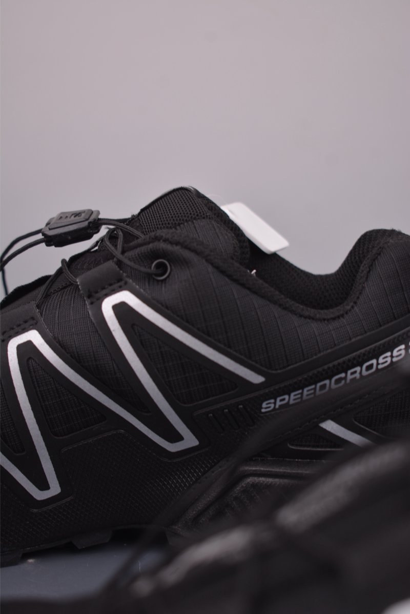 Salomon Speedcross 3D view