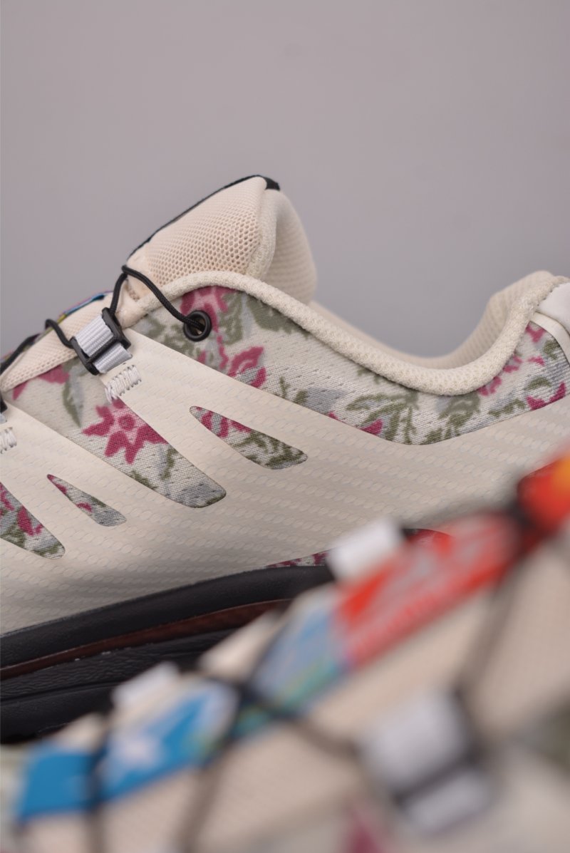Salomon XT-4 OG Needlepoint view