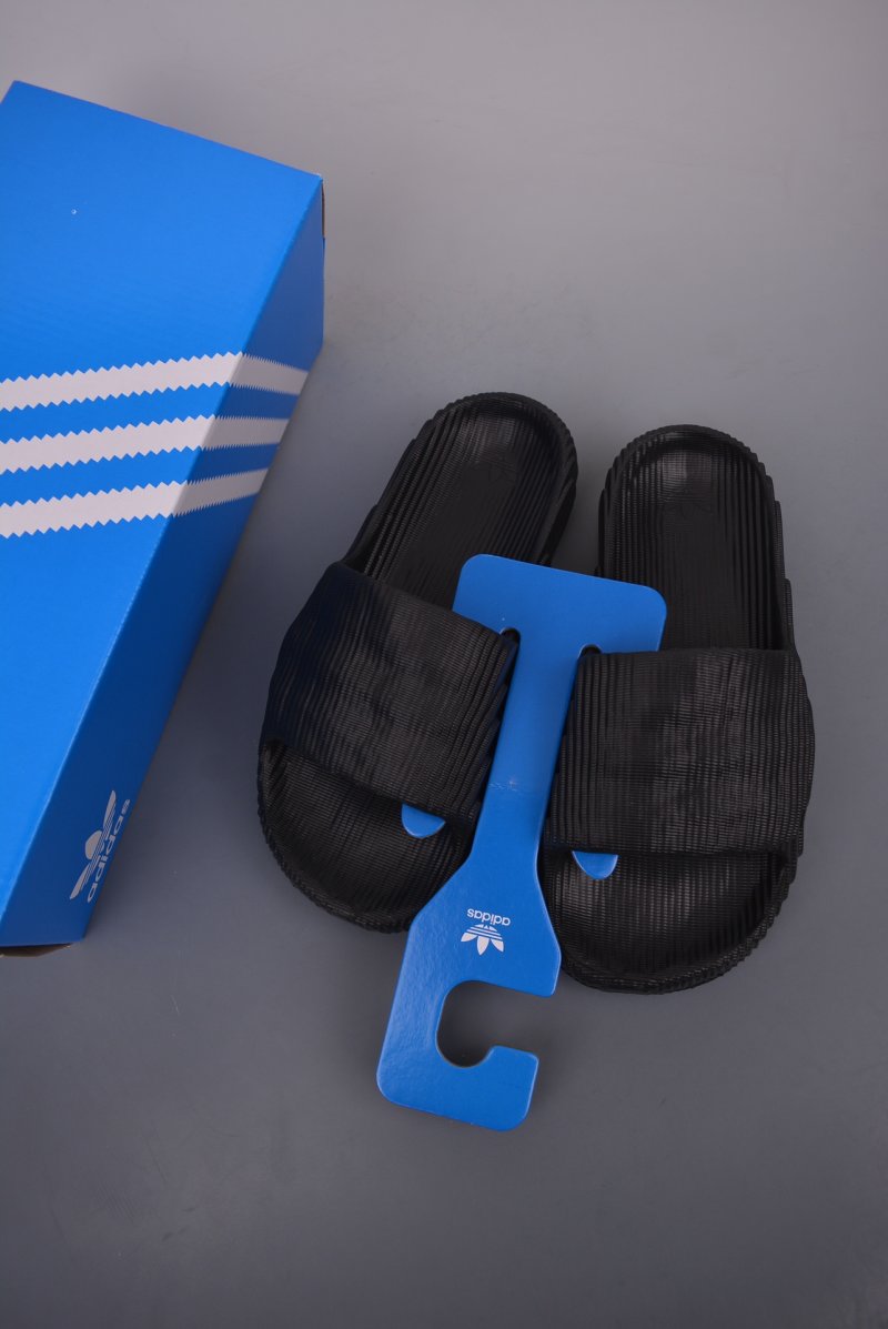 Adidas Adilette