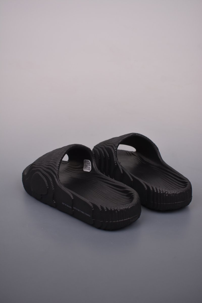 Adidas Adilette view