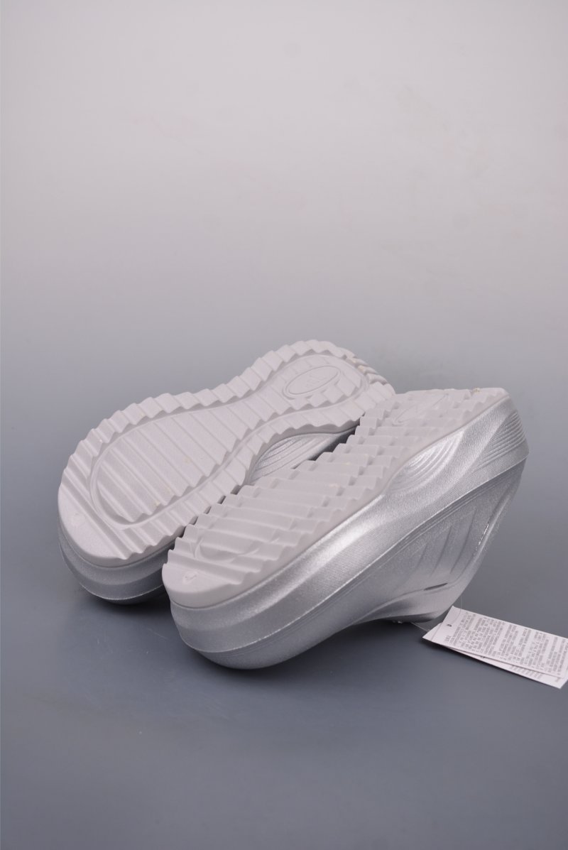 Adidas Ozwave Clog view